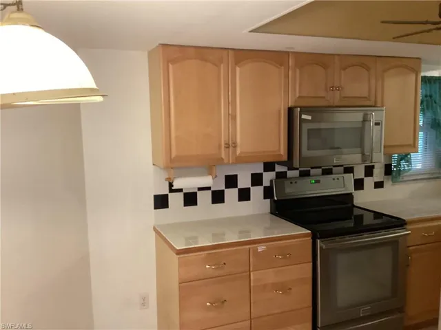 6761  Southwell  DR, Fort Myers, FL 33966