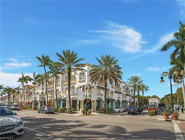 995 9th Ave S 4, Naples, Florida 34102