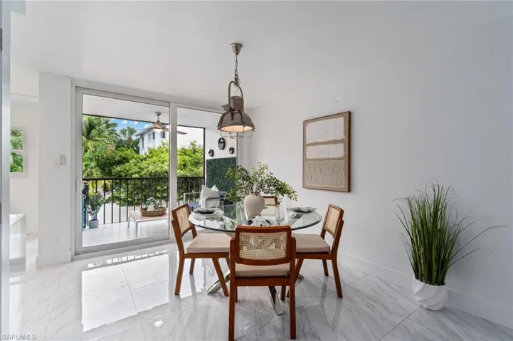 995 9th Ave S 4, Naples, Florida 34102