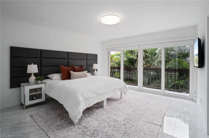 995 9th Ave S 4, Naples, Florida 34102