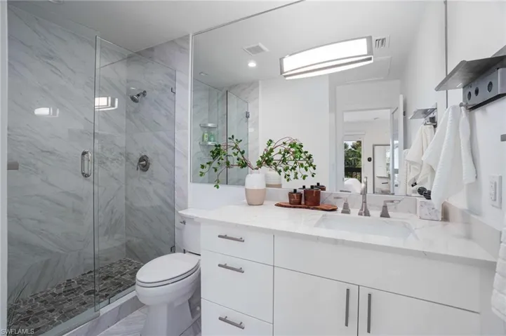 995 9th Ave S 4, Naples, Florida 34102