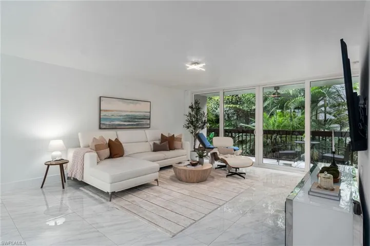 995 9th Ave S 4, Naples, Florida 34102
