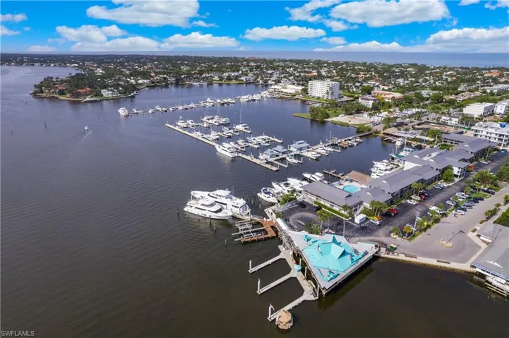 995 9th Ave S 4, Naples, Florida 34102
