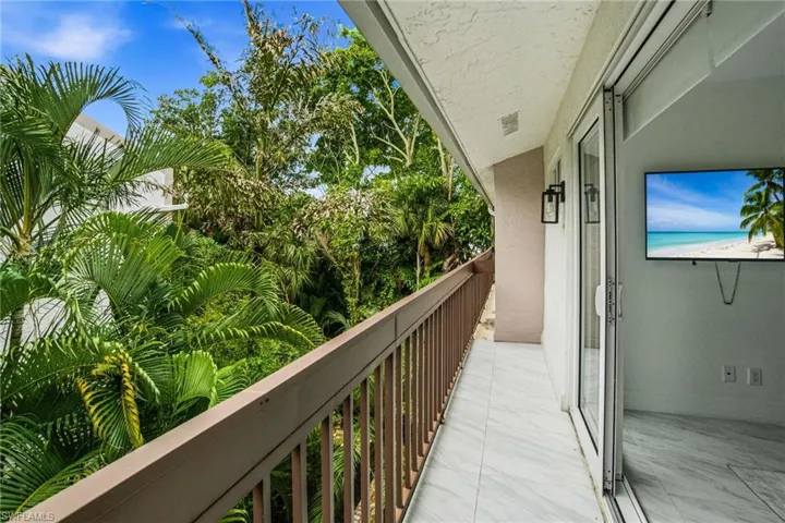 995 9th Ave S 4, Naples, Florida 34102