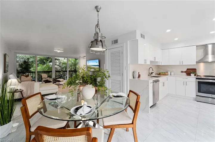 995 9th Ave S 4, Naples, Florida 34102