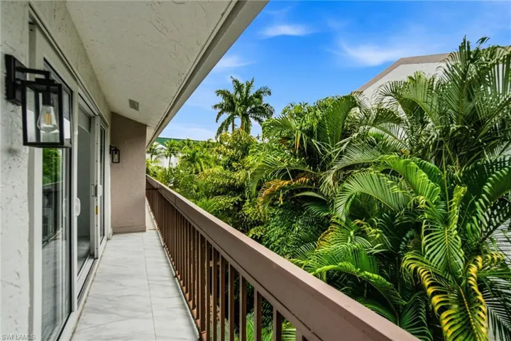 995 9th Ave S 4, Naples, Florida 34102