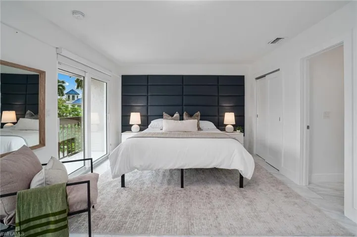995 9th Ave S 4, Naples, Florida 34102