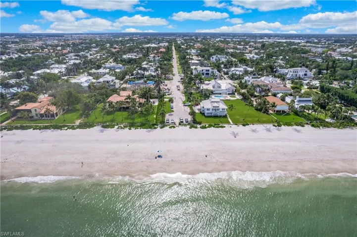 995 9th Ave S 4, Naples, Florida 34102