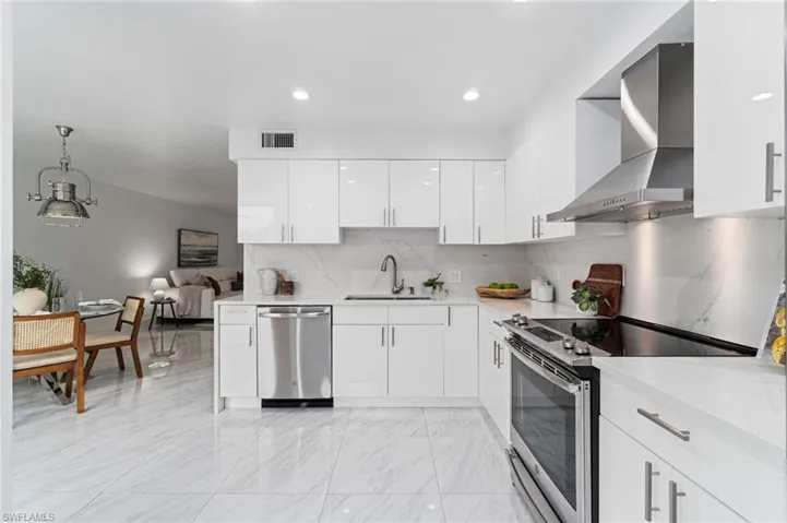 995 9th Ave S 4, Naples, Florida 34102
