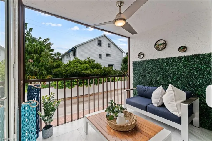 995 9th Ave S 4, Naples, Florida 34102