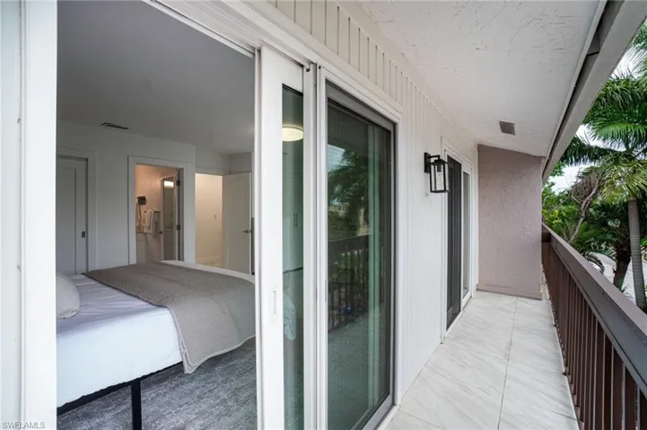 995 9th Ave S 4, Naples, Florida 34102