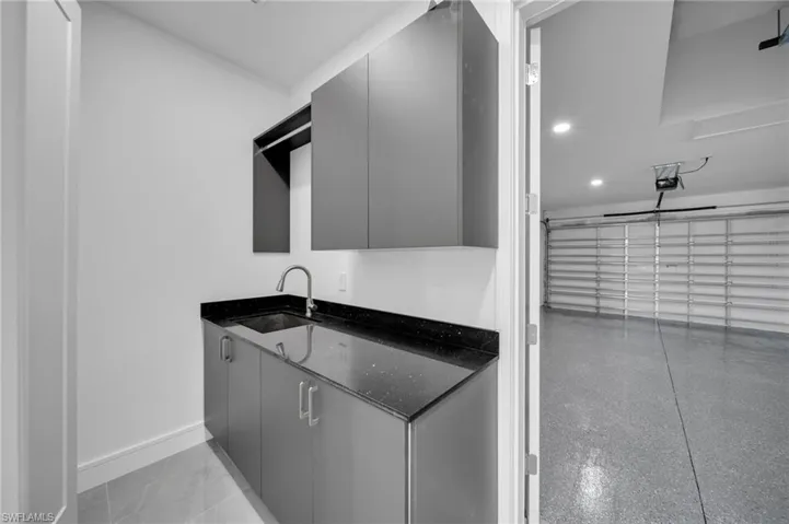 2720 Nw 41st Ave, Cape Coral, Florida 33993