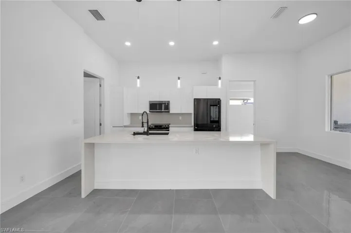 2720 Nw 41st Ave, Cape Coral, Florida 33993
