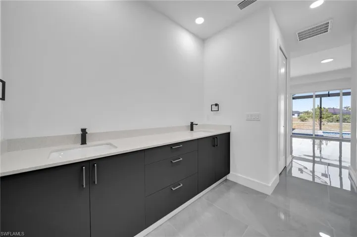 2720 Nw 41st Ave, Cape Coral, Florida 33993