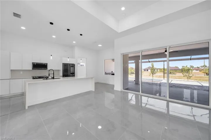 2720 Nw 41st Ave, Cape Coral, Florida 33993