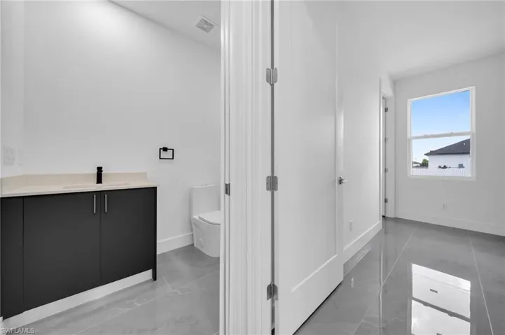 2720 Nw 41st Ave, Cape Coral, Florida 33993
