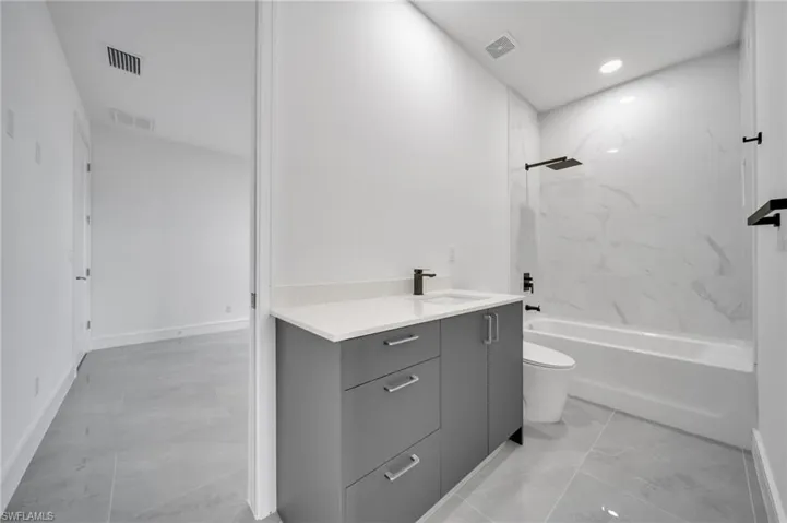 2720 Nw 41st Ave, Cape Coral, Florida 33993