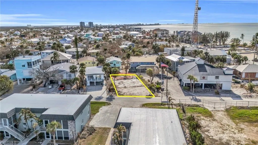 104 / 106 Voorhis ST, Fort Myers Beach, FL 33931,224088673