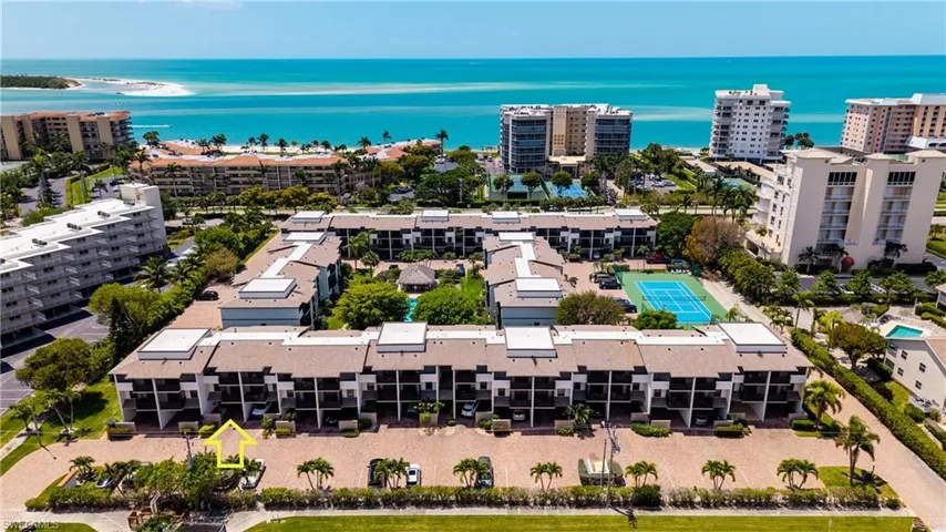 AERIAL VIEW & PROXIMITY TO THE GULF