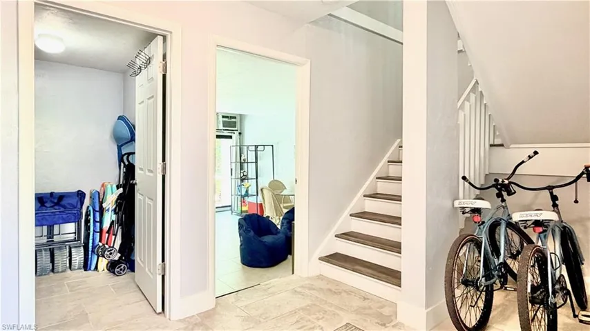 ENTRY | FOYER