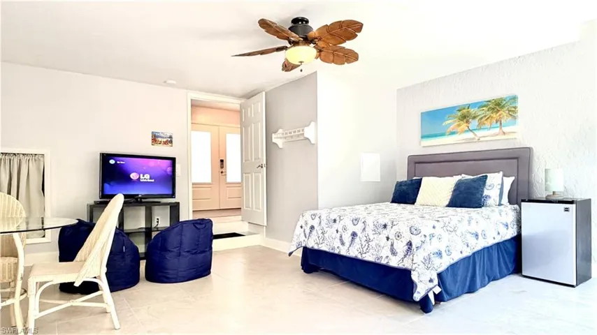 FLORIDA ROOM | DEN | BEDROOM | FLEX ROOM