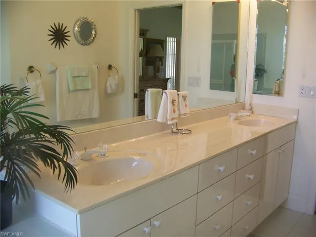 Master vanity