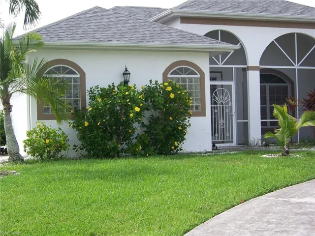 Left front side of this beautiful home!