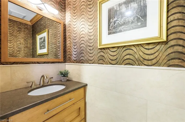 Luxuriously Remodeled Half Bath