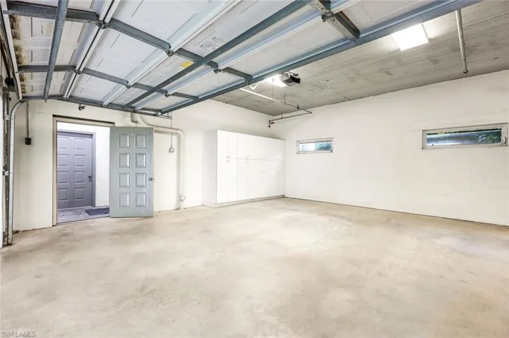 Oversized 2-Car Garage