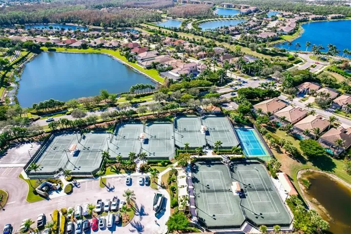 Treviso Bay tennis courts