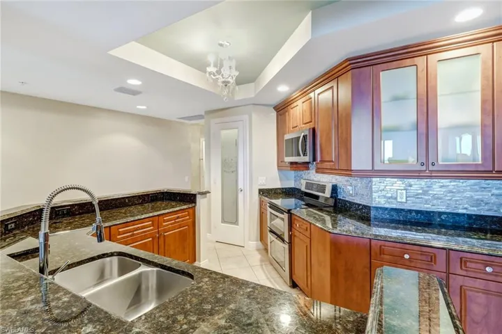 2745  1st  ST, Fort Myers, FL 33916