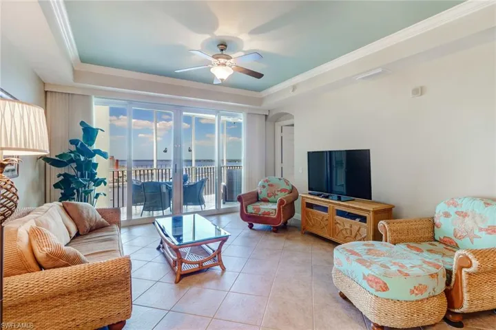 2745  1st  ST, Fort Myers, FL 33916