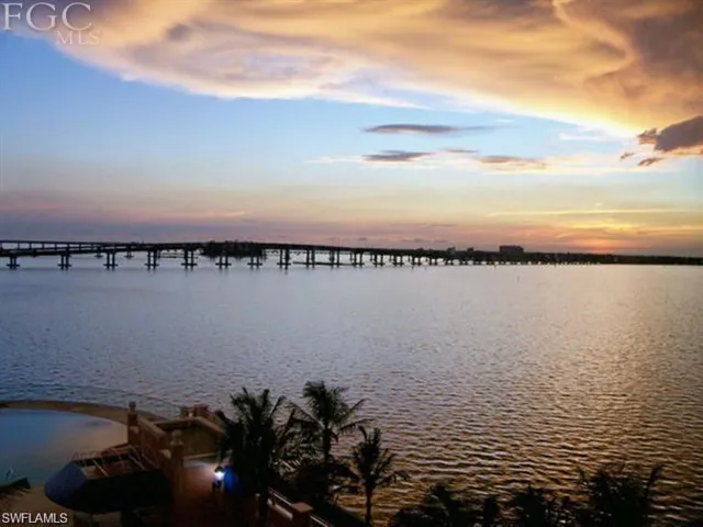 2745  1st  ST, Fort Myers, FL 33916