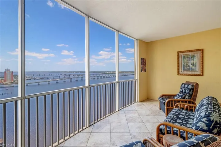 2745  1st  ST, Fort Myers, FL 33916
