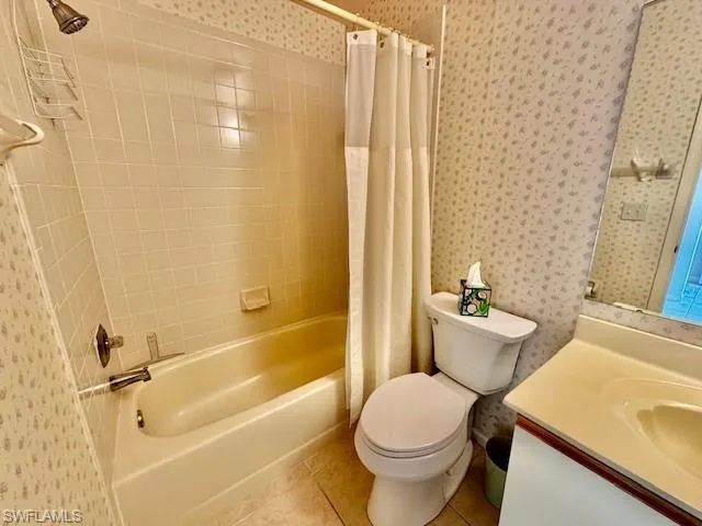 5912 Cranbrook Way H202, Naples, Florida 34112