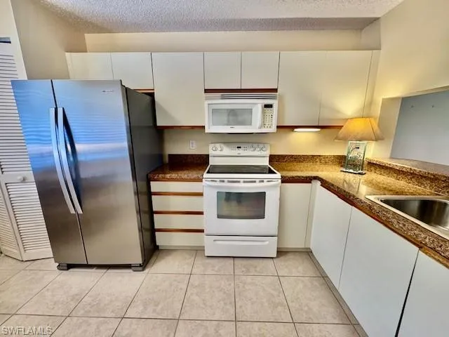 5912 Cranbrook Way H202, Naples, Florida 34112