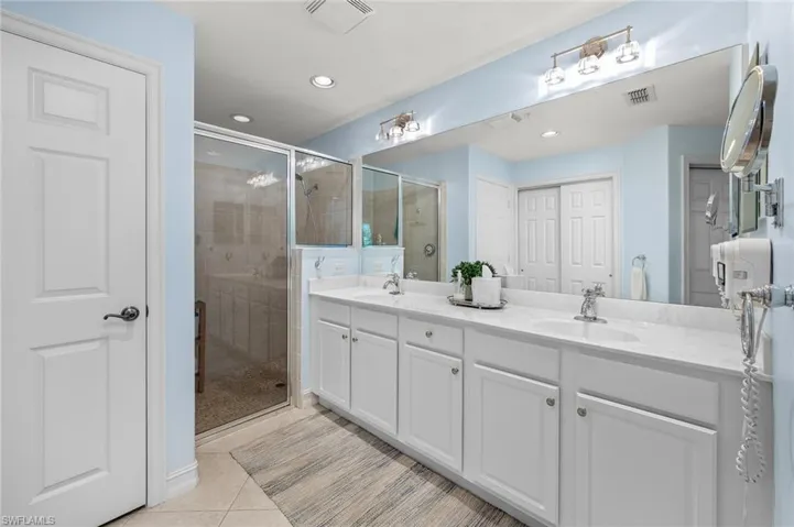 11089  Harbour Yacht  CT, Fort Myers, FL 33908