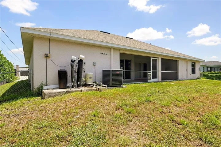 1920 Ne 20th Pl, Cape Coral, Florida 33909