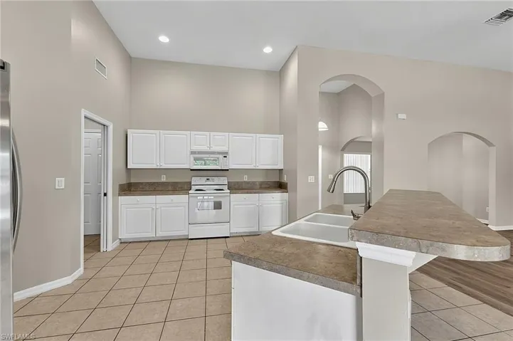 1920 Ne 20th Pl, Cape Coral, Florida 33909