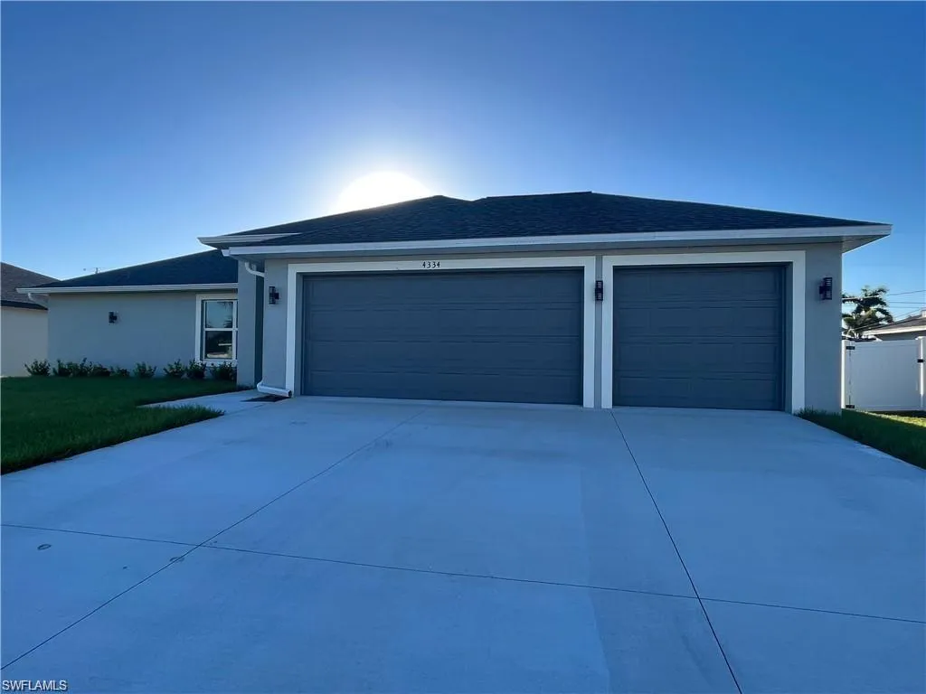 4334 9th PL, Cape Coral, FL 33914,225044460
