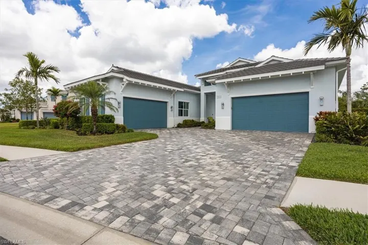 8939  Redonda  DR, Naples, FL 34114