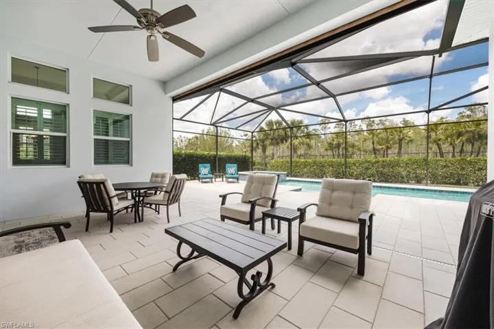 8939  Redonda  DR, Naples, FL 34114