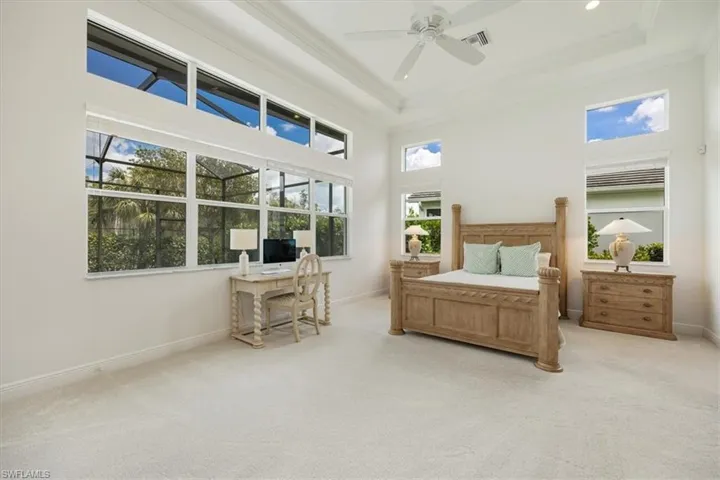 8939  Redonda  DR, Naples, FL 34114