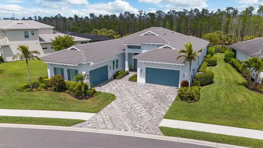 8939  Redonda  DR, Naples, FL 34114