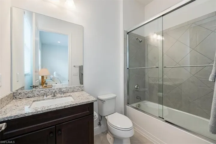 8939  Redonda  DR, Naples, FL 34114
