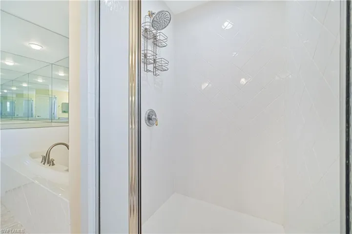 Owner's Bath with separate tub and shower