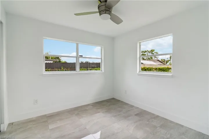 Empty room with ceiling fan