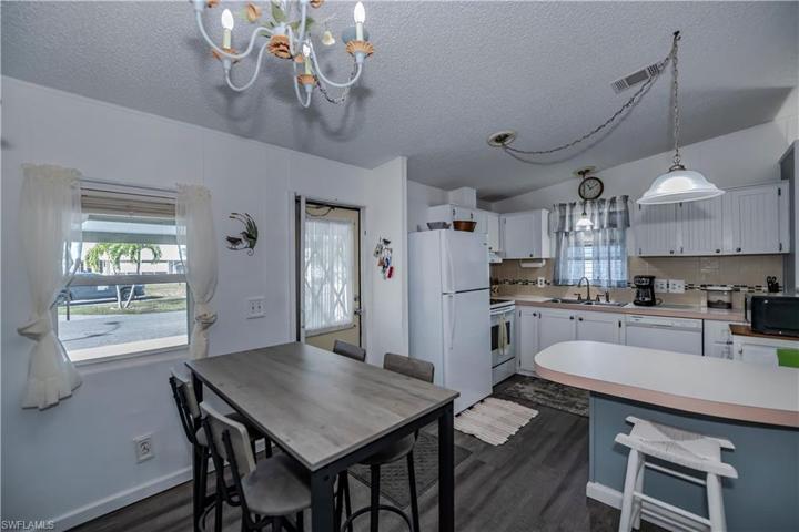 Dining area looking toward kitchen