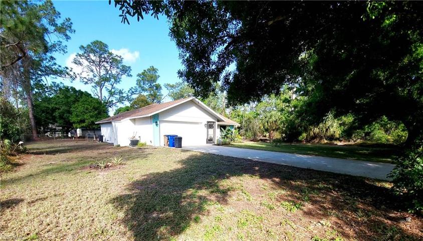 315  Roosevelt  AVE, LEHIGH ACRES, FL 33936