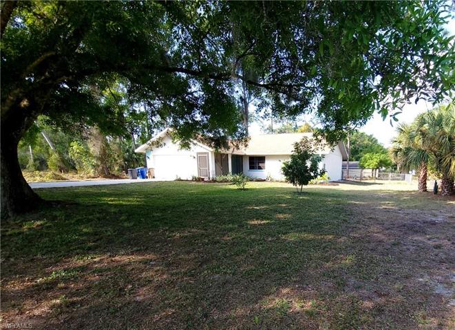315  Roosevelt  AVE, LEHIGH ACRES, FL 33936